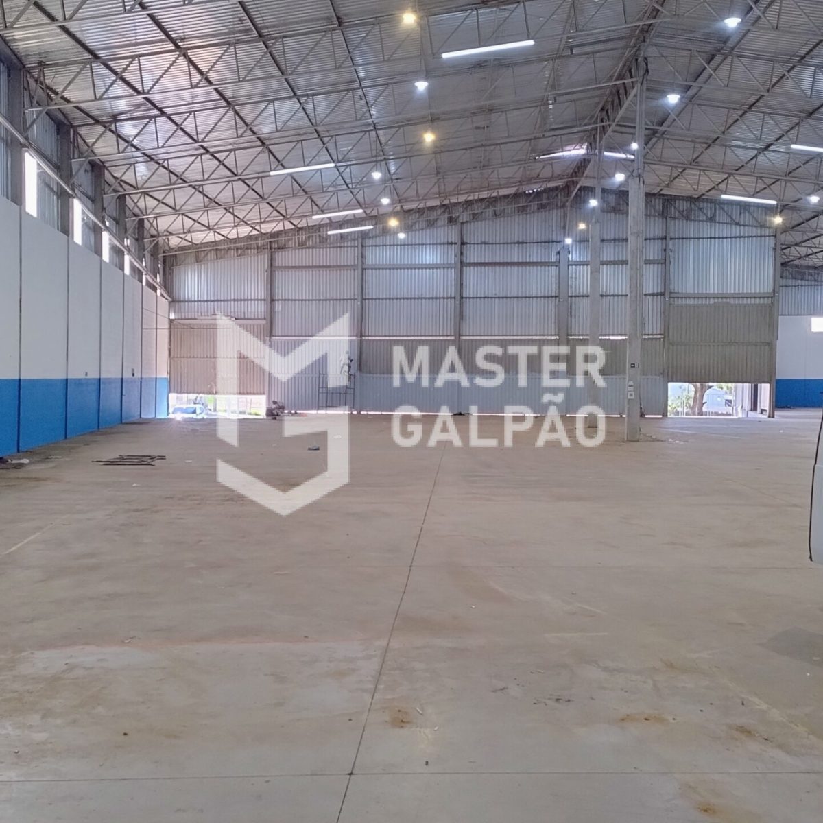 Galpão com pé-direito 10m e acesso a carretas | Contagem/MG