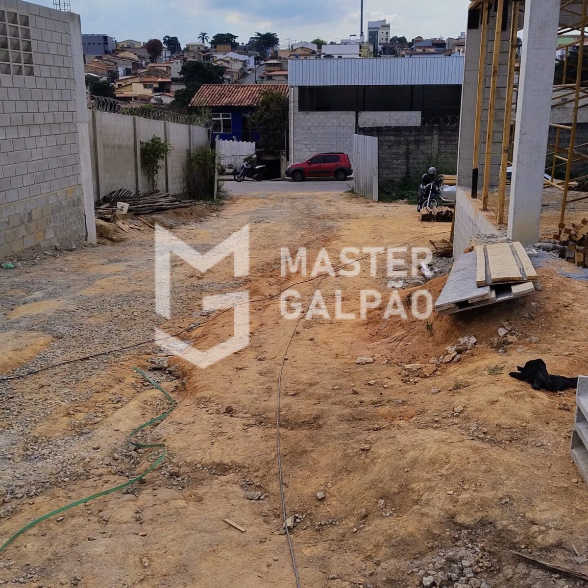 Galpão com 5 Docas e Pé‑Direito de 10m