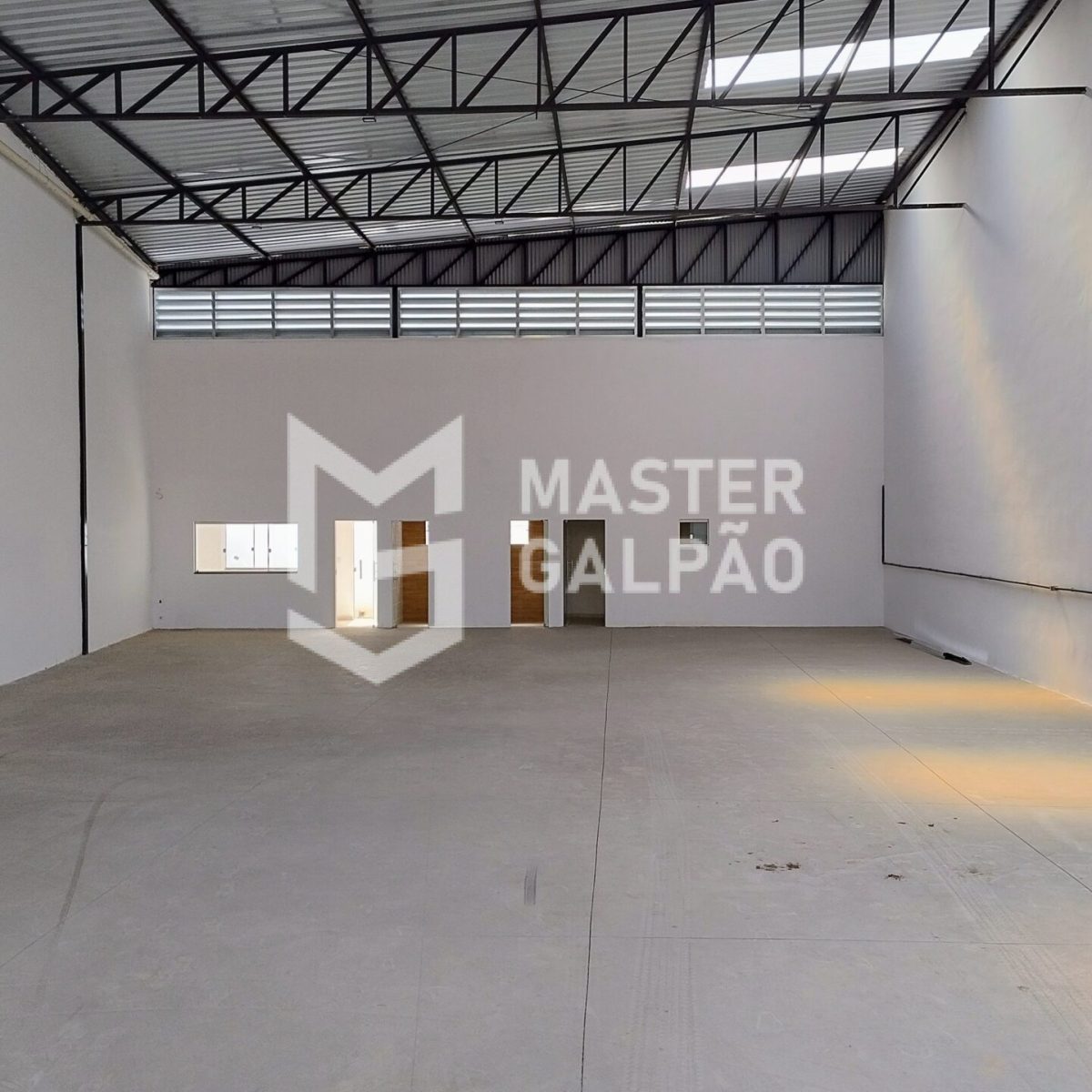 Galpão 380m² com Pé‑Direito de 6,7m