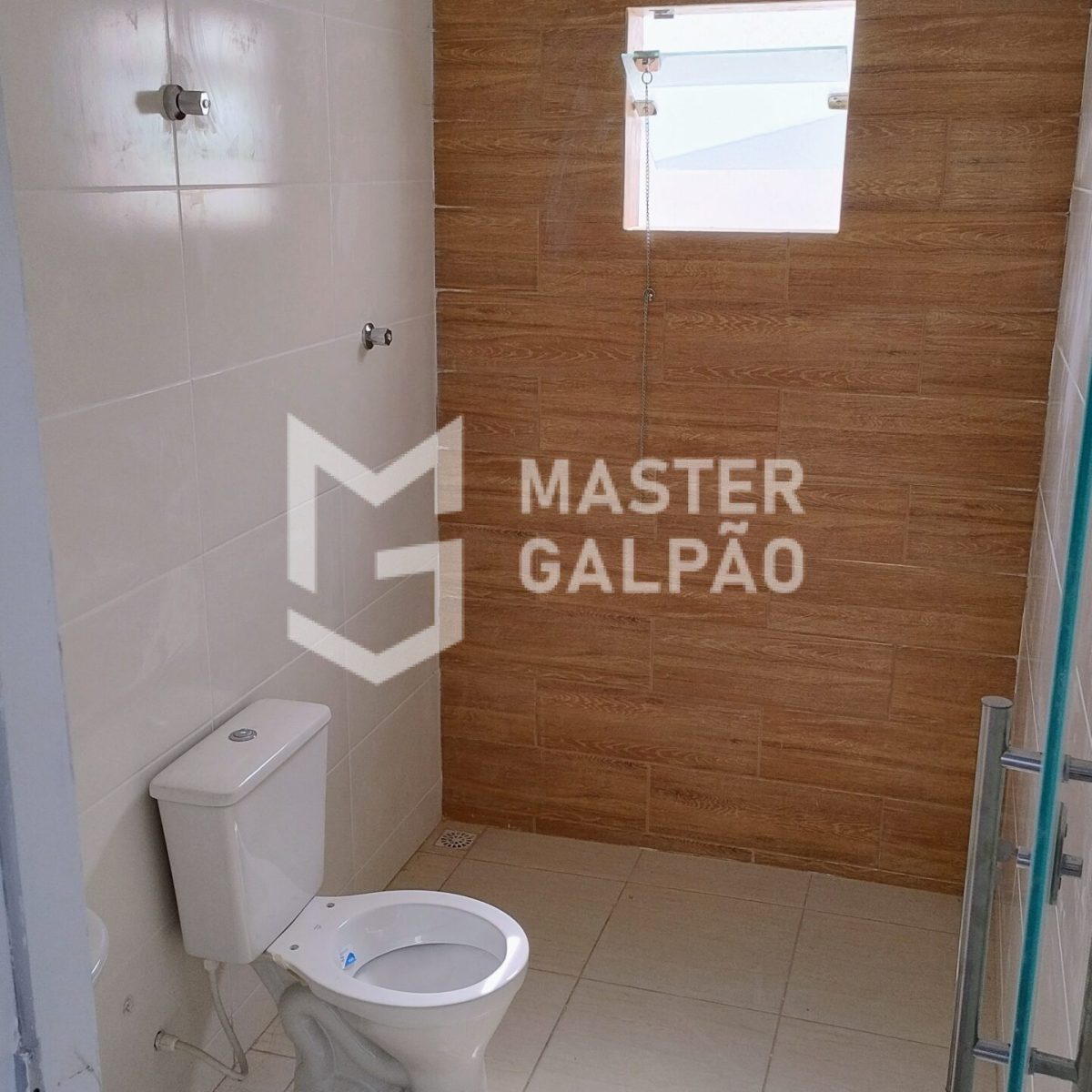 Galpão 380m² com Pé‑Direito de 6,7m