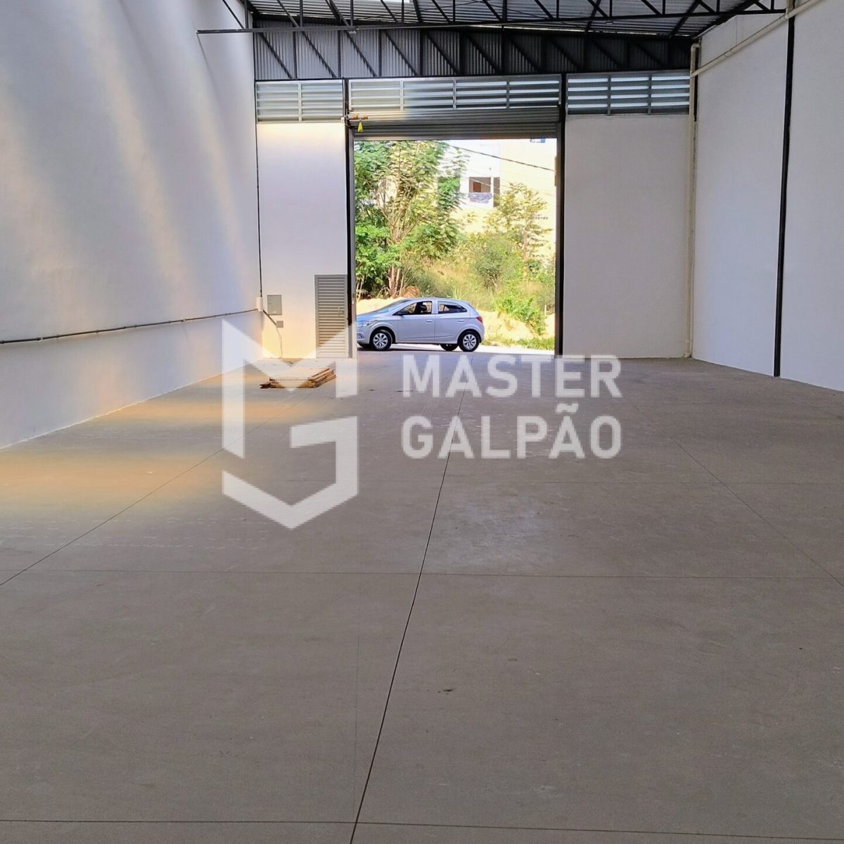 Galpão 380m² com Pé‑Direito de 6,7m