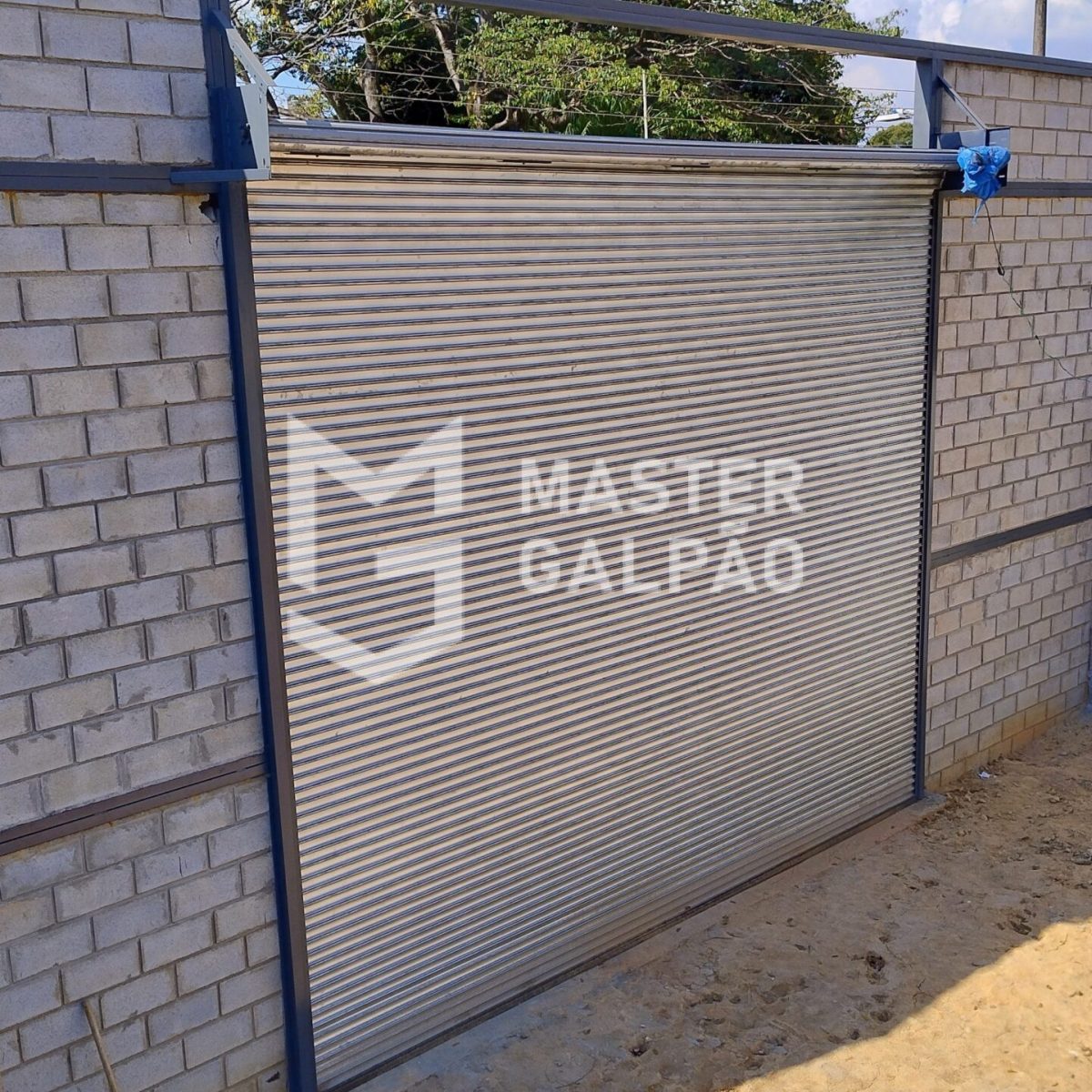 Galpão em Construção 350m² – Betim