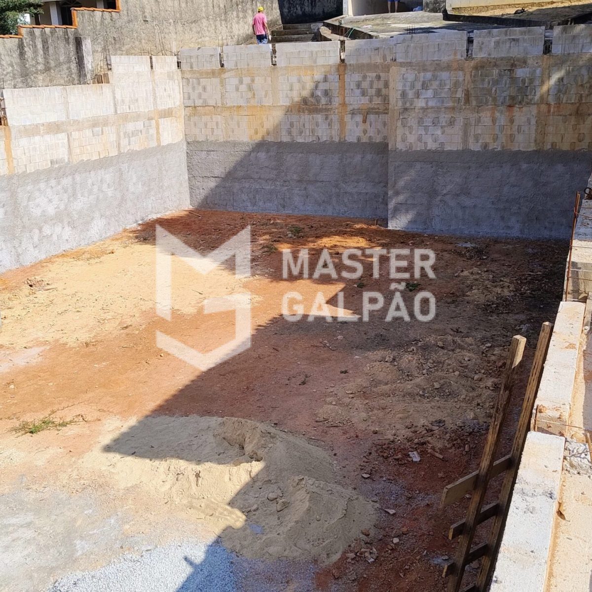 Galpão em Construção 350m² – Betim