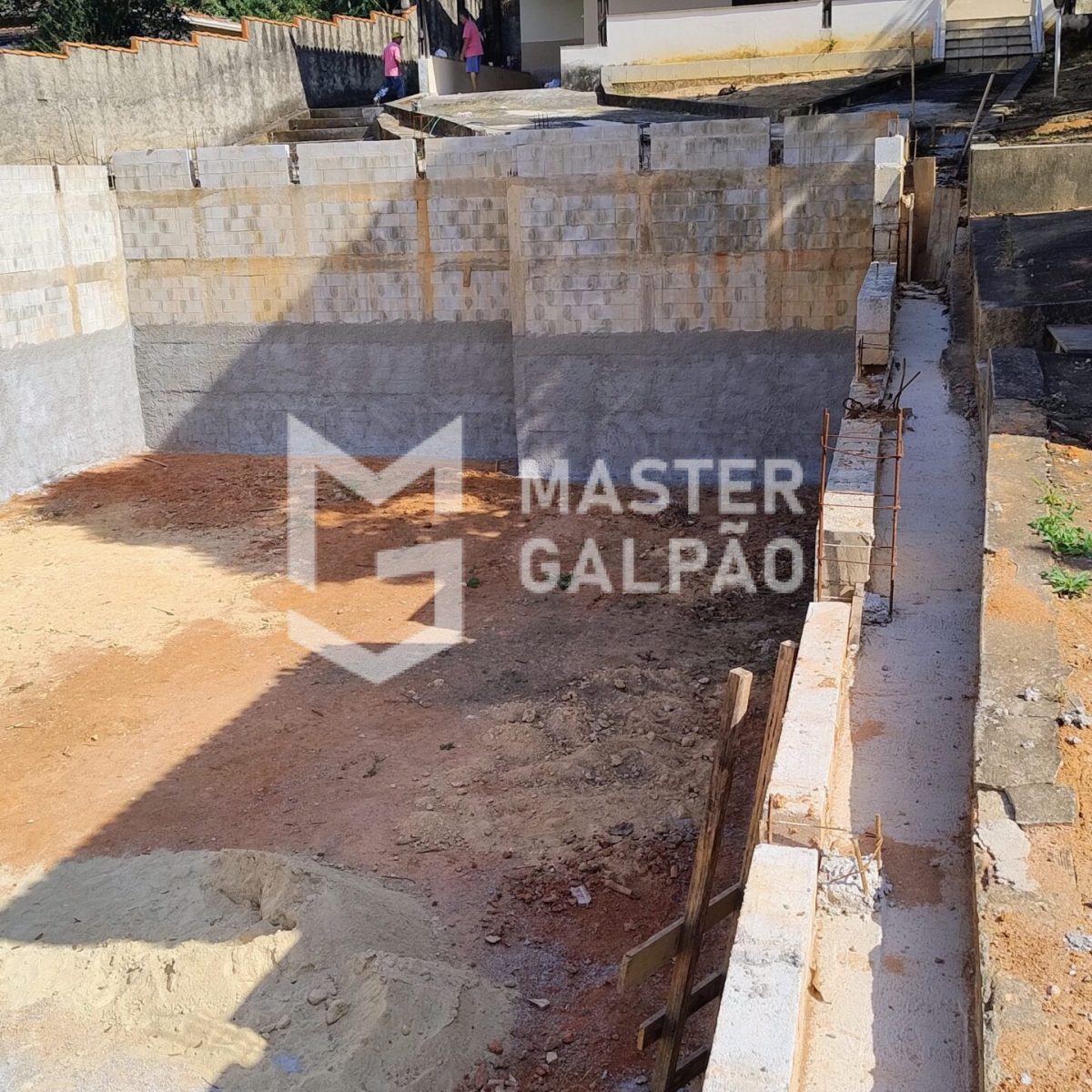 Galpão em Construção 350m² – Betim