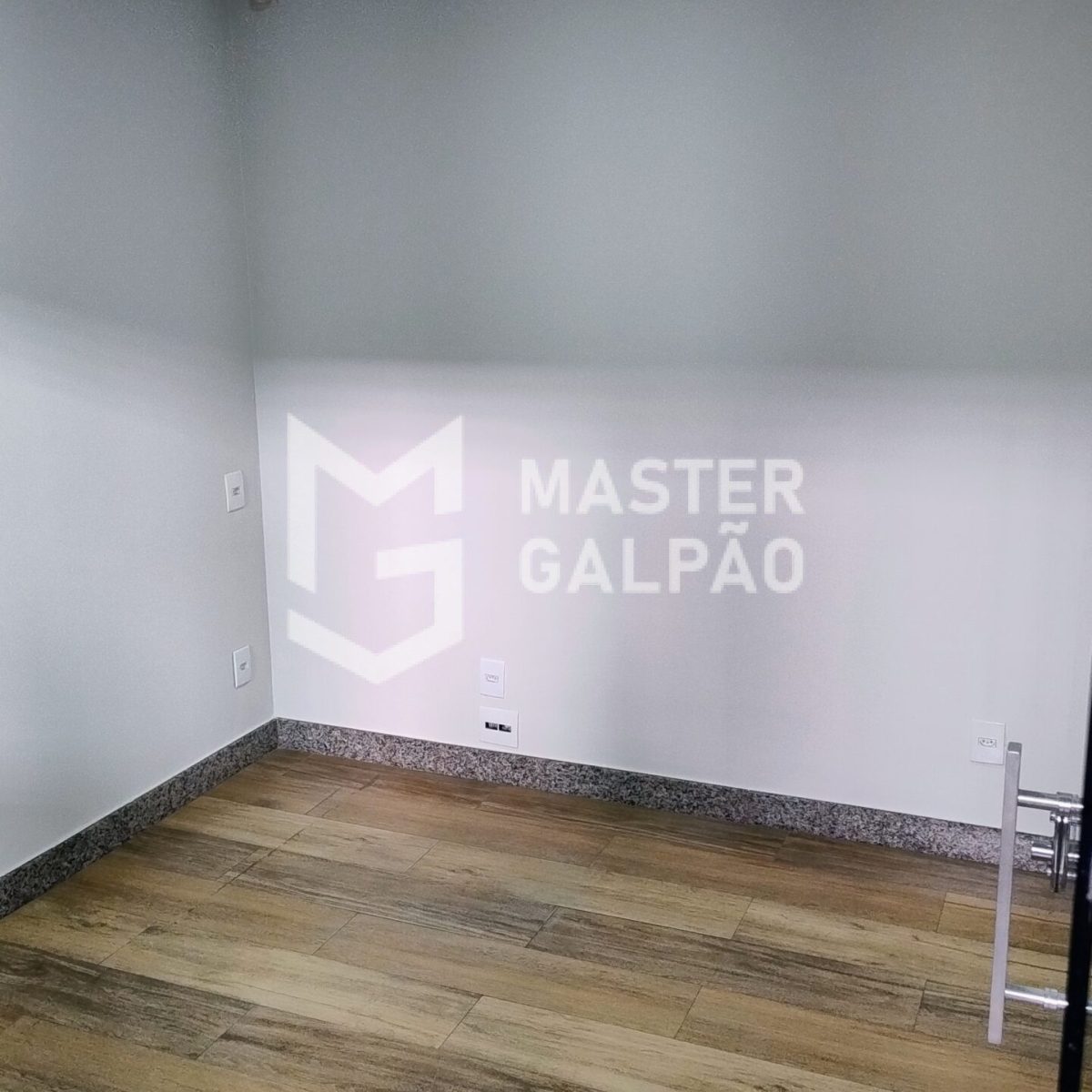 Galpão 420m² com Energia Solar – Betim