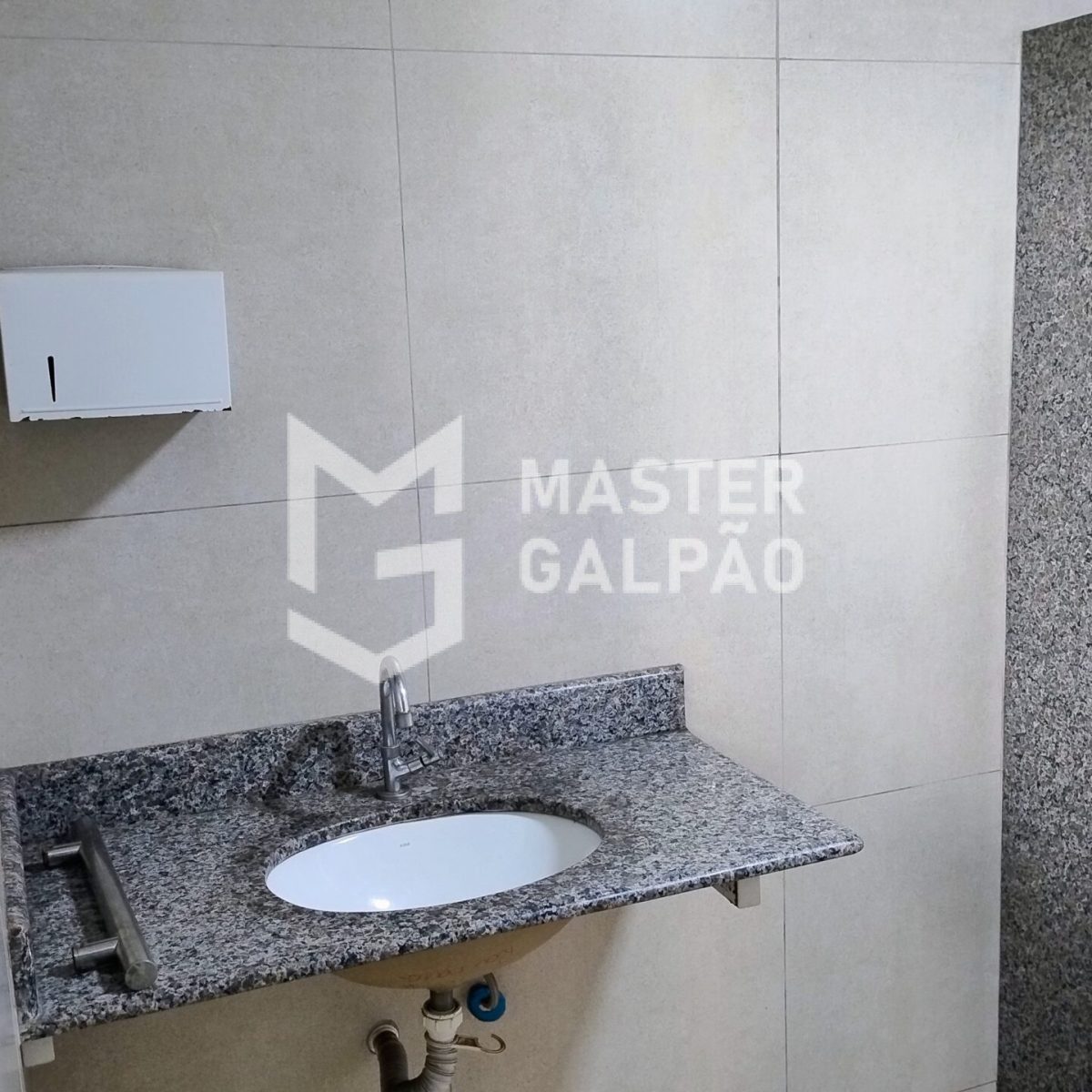 Galpão 420m² com Energia Solar – Betim