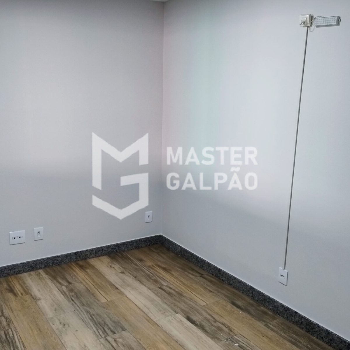 Galpão 420m² com Energia Solar – Betim