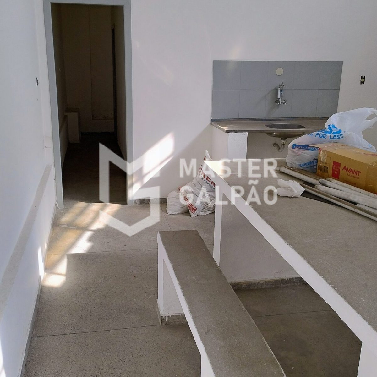 Galpão 700m² com 2 Câmaras Frias – Contagem