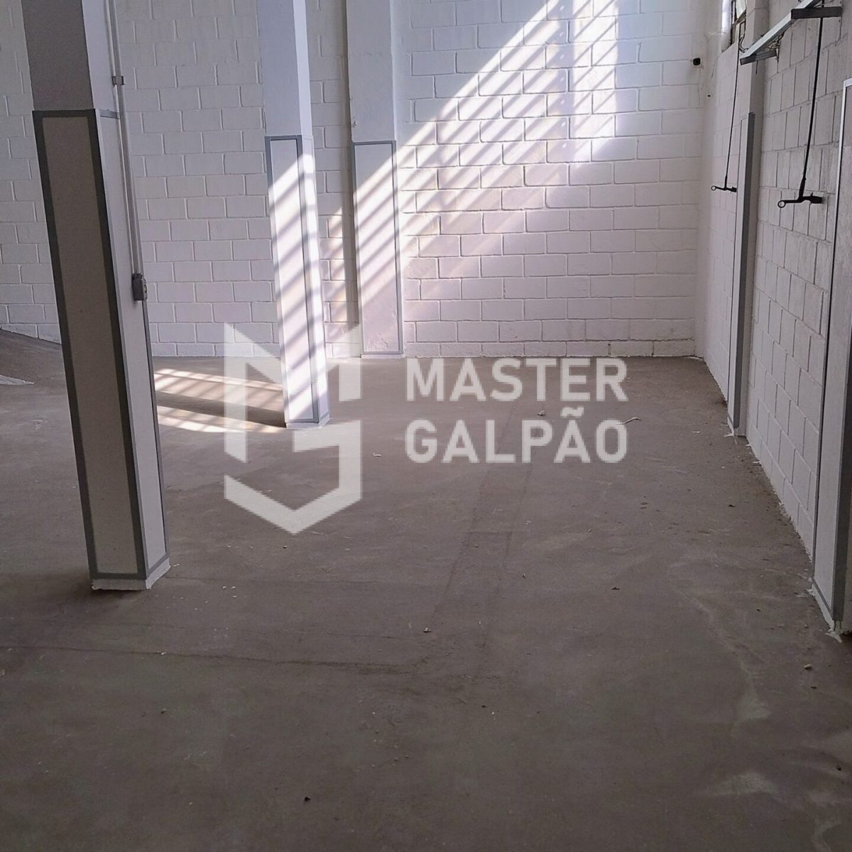 Galpão 700m² com 2 Câmaras Frias – Contagem