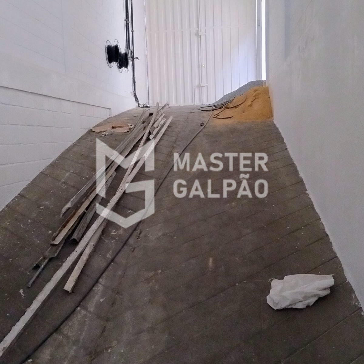 Galpão 700m² com 2 Câmaras Frias – Contagem