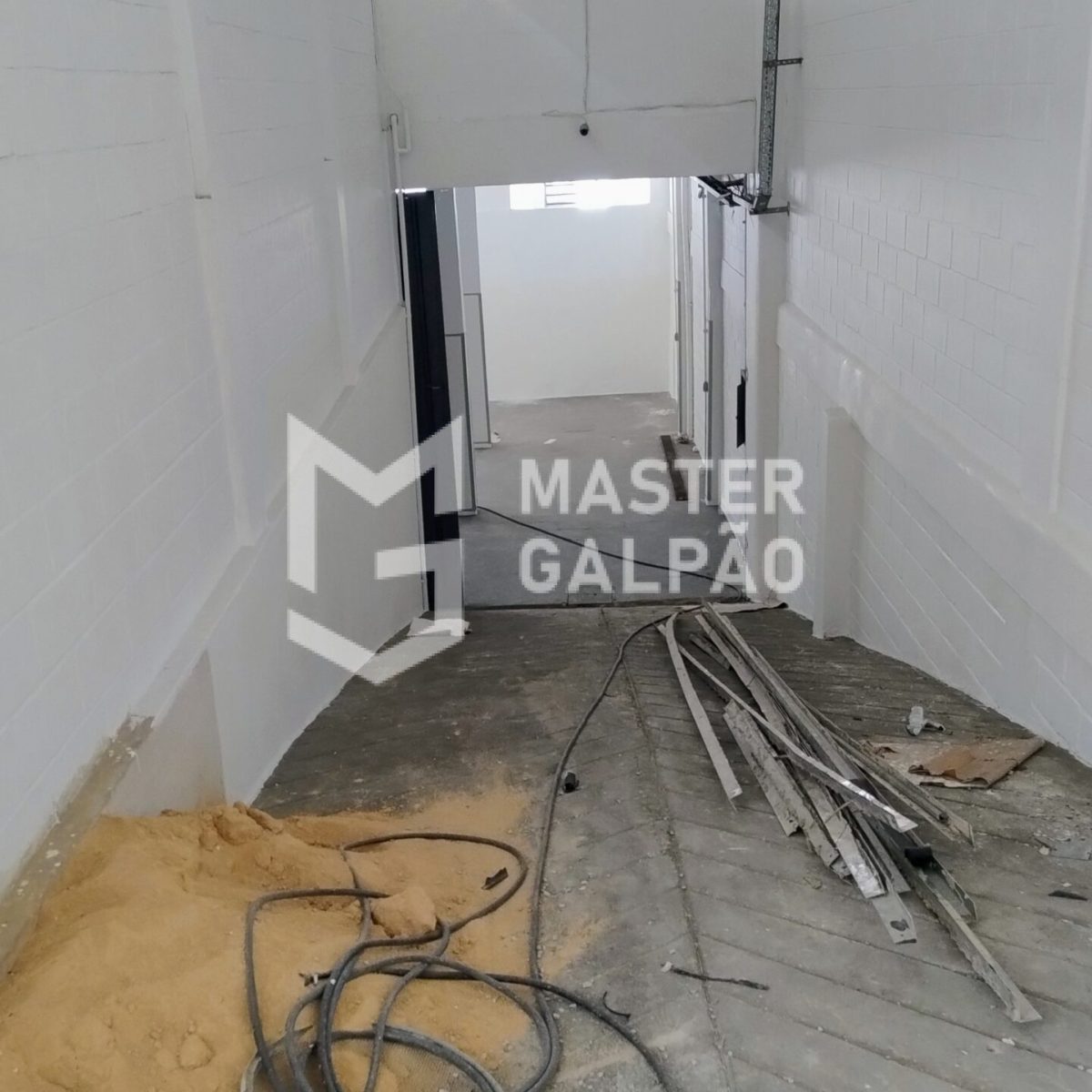 Galpão 700m² com 2 Câmaras Frias – Contagem