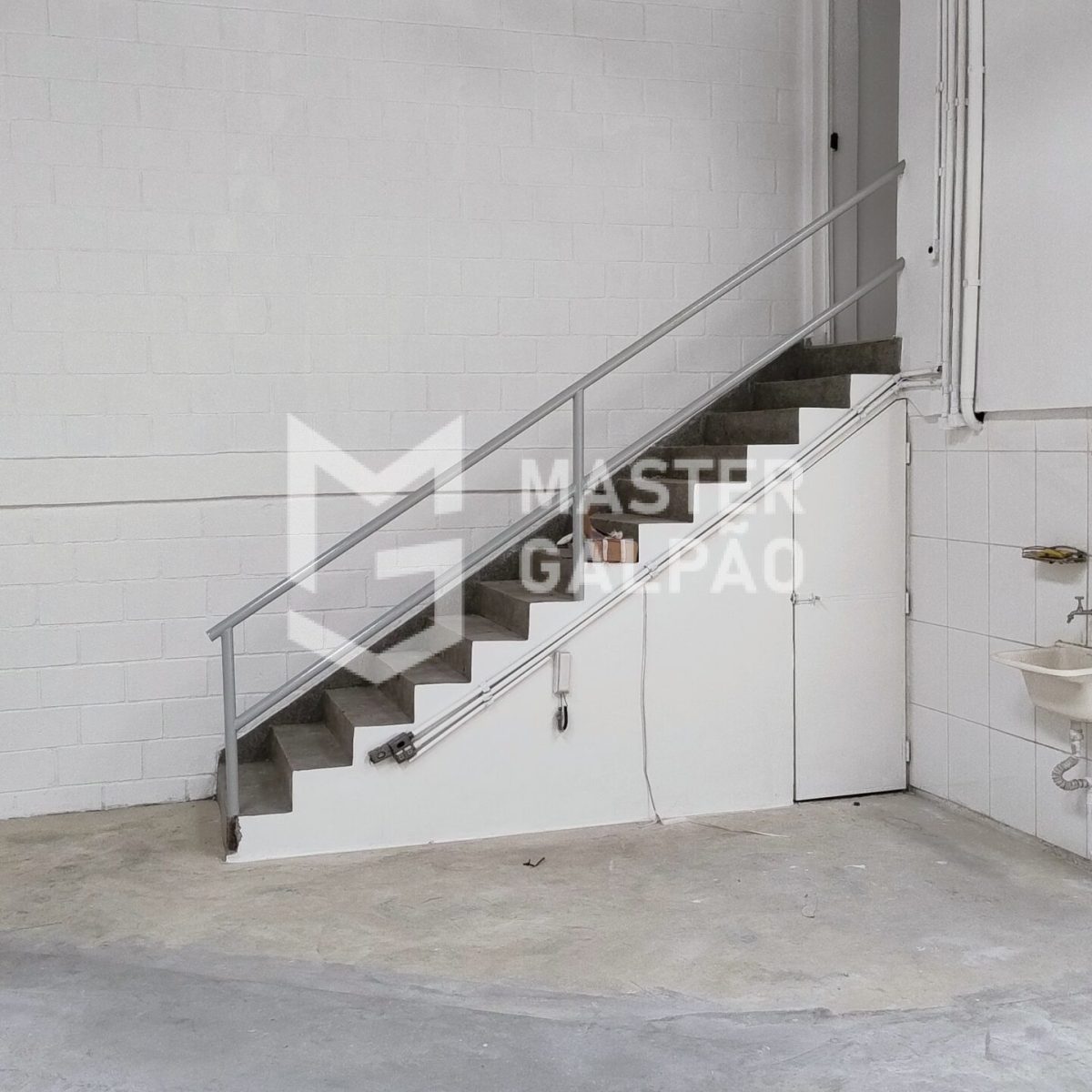 Galpão 700m² com 2 Câmaras Frias – Contagem