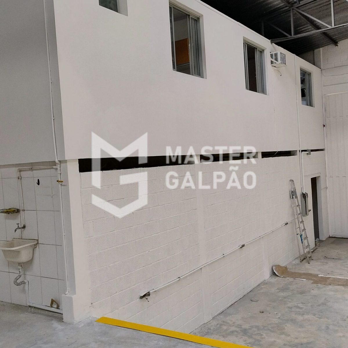 Galpão 700m² com 2 Câmaras Frias – Contagem