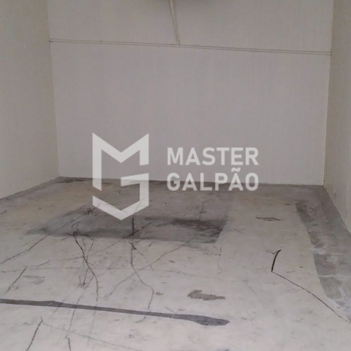Galpão 700m² com 2 Câmaras Frias – Contagem
