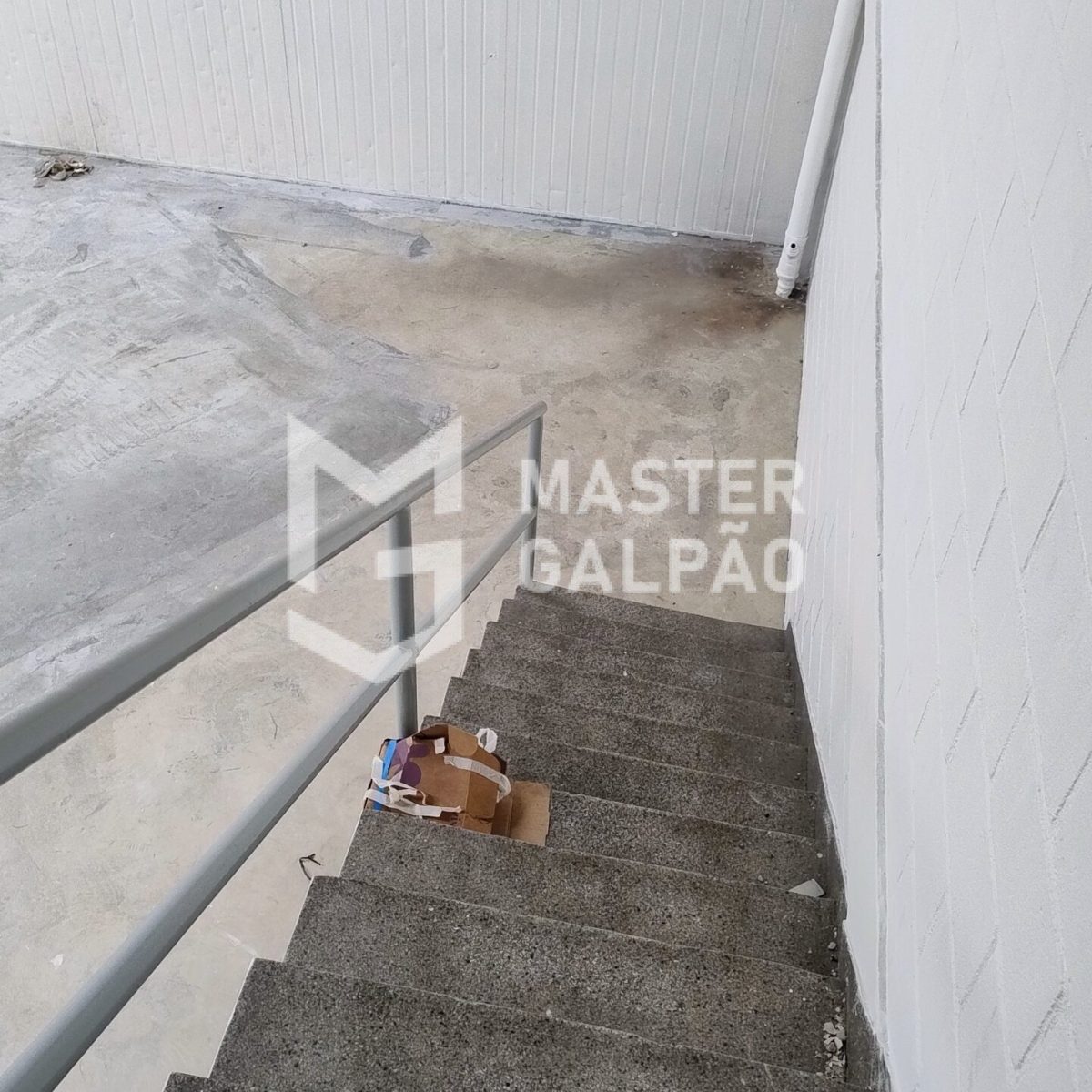Galpão 700m² com 2 Câmaras Frias – Contagem
