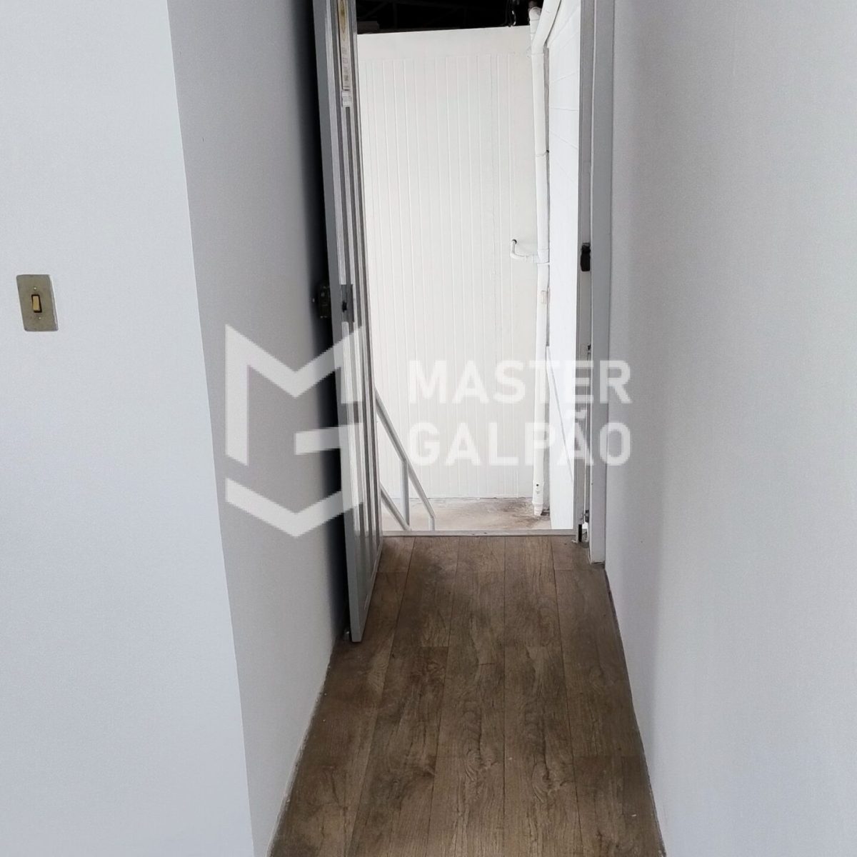Galpão 700m² com 2 Câmaras Frias – Contagem