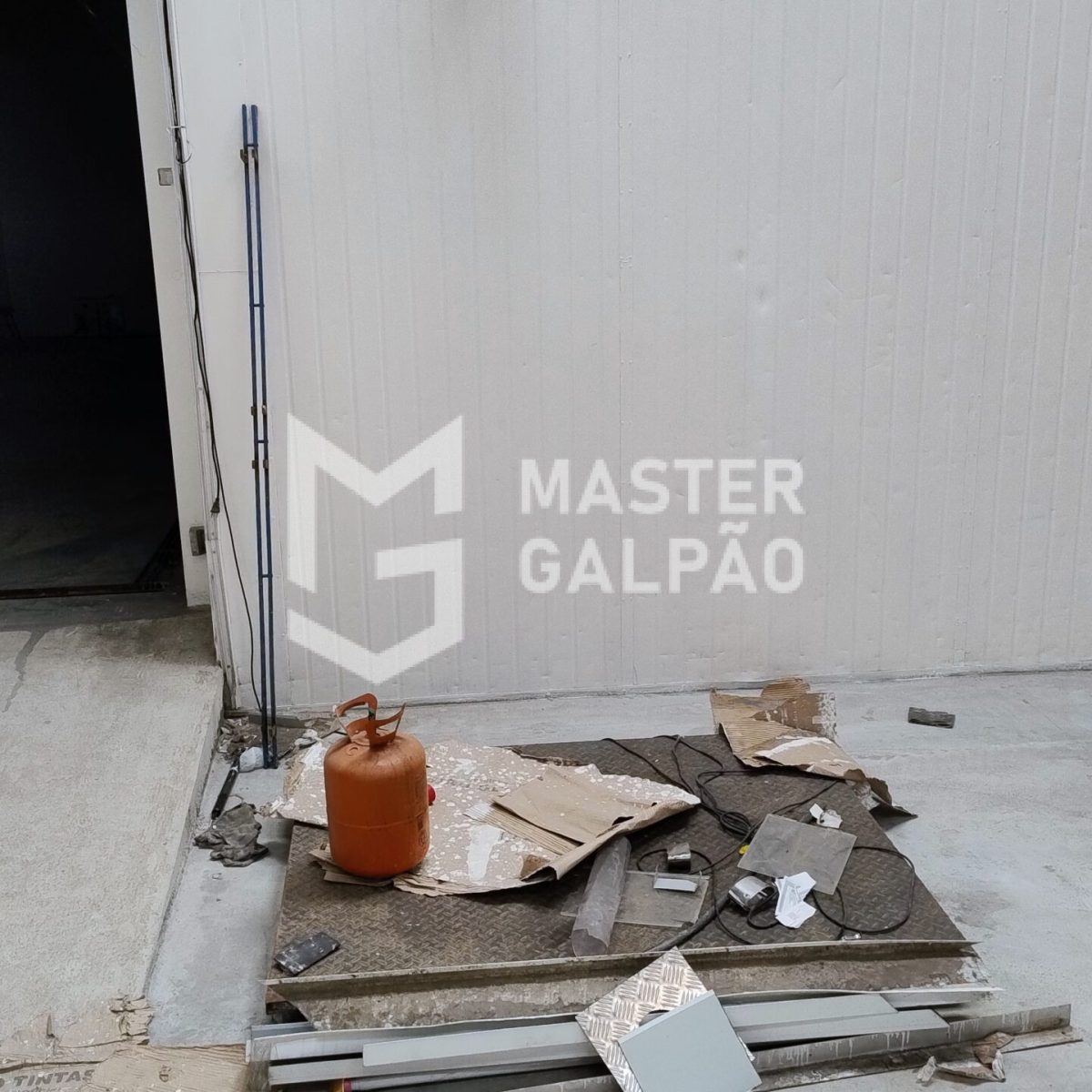 Galpão 700m² com 2 Câmaras Frias – Contagem