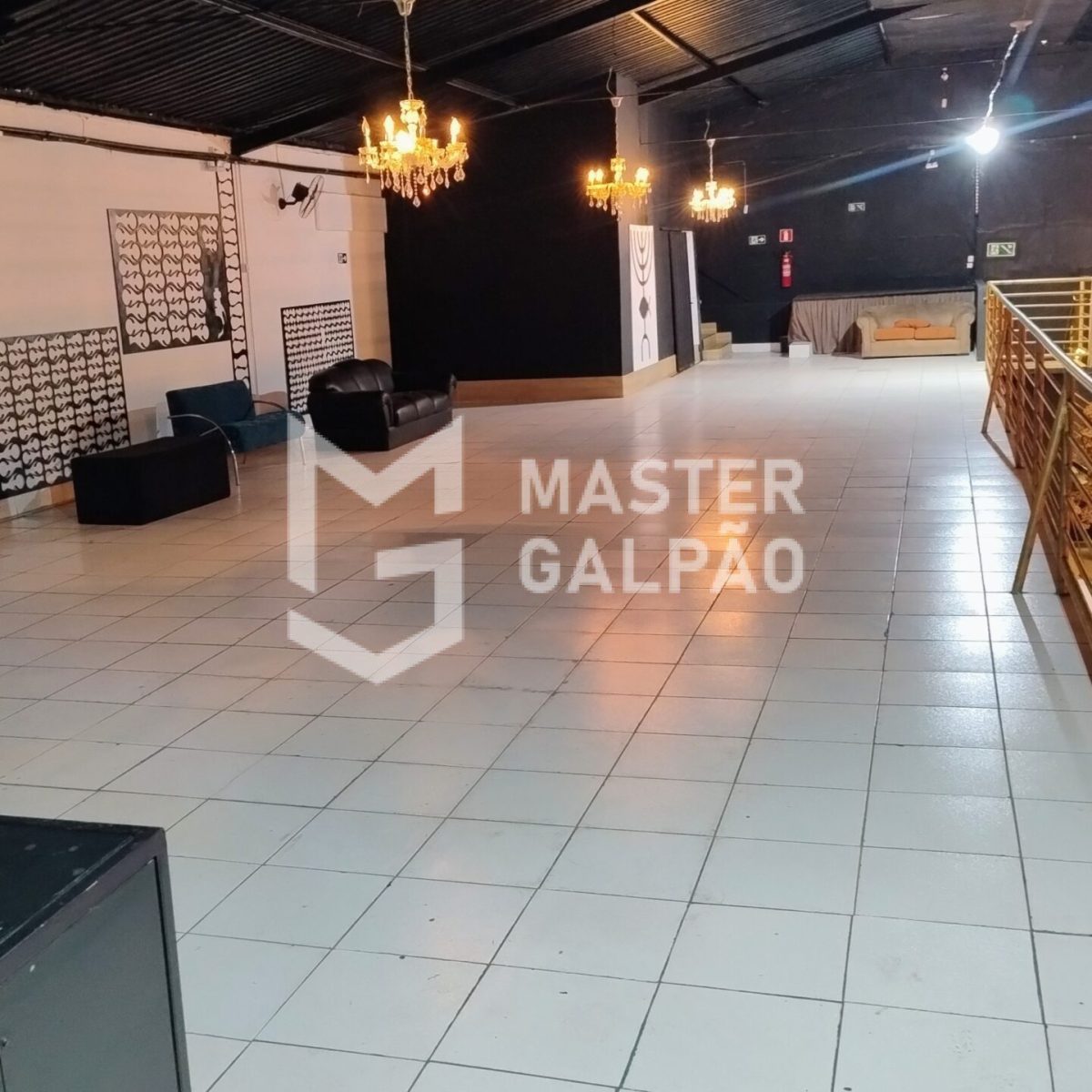 Galpão Comercial com Mezanino – BH
