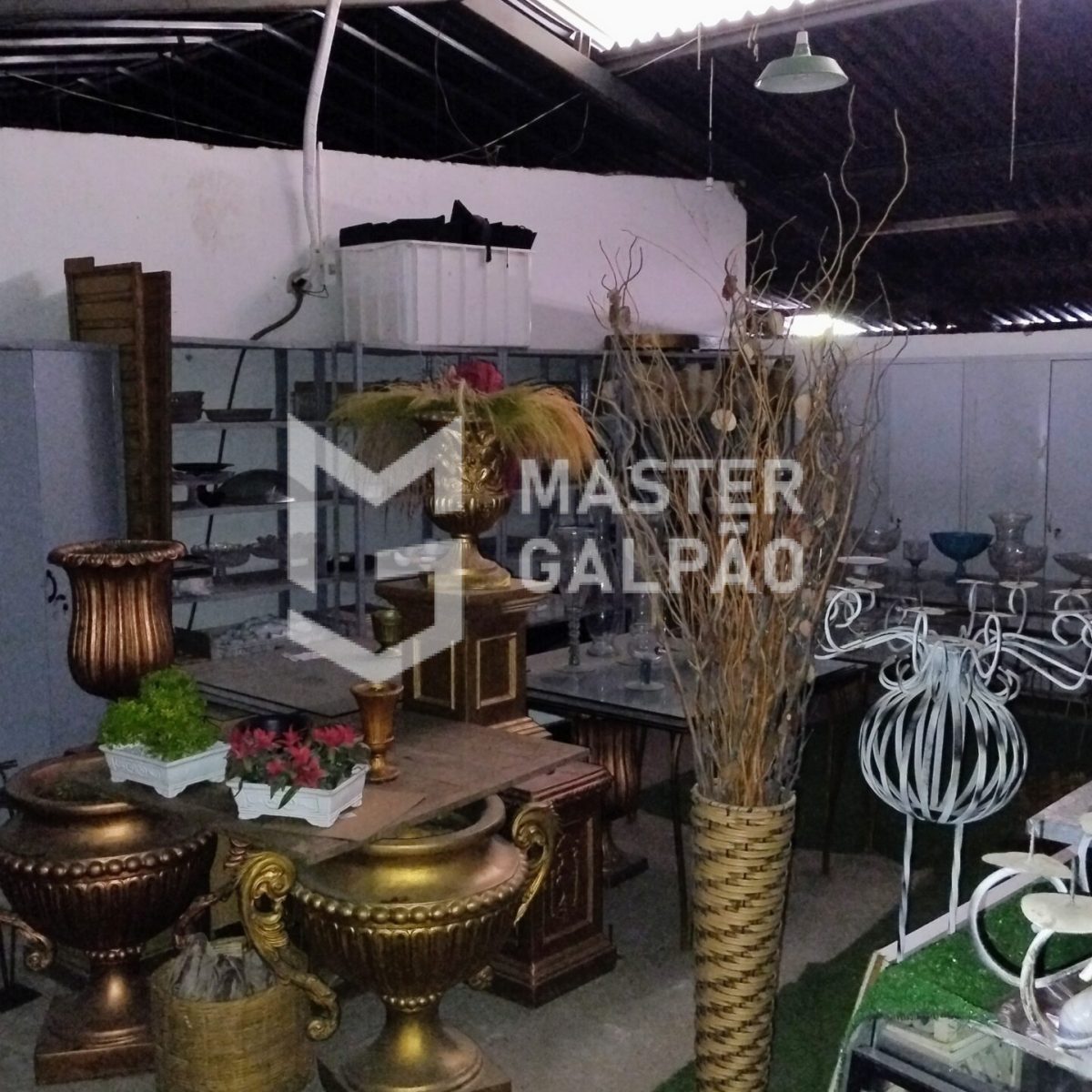 Galpão Comercial com Mezanino – BH