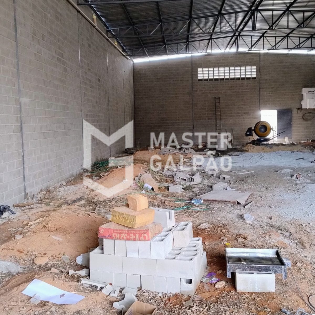 Galpão de 470m² para Locação – Castelo BH
