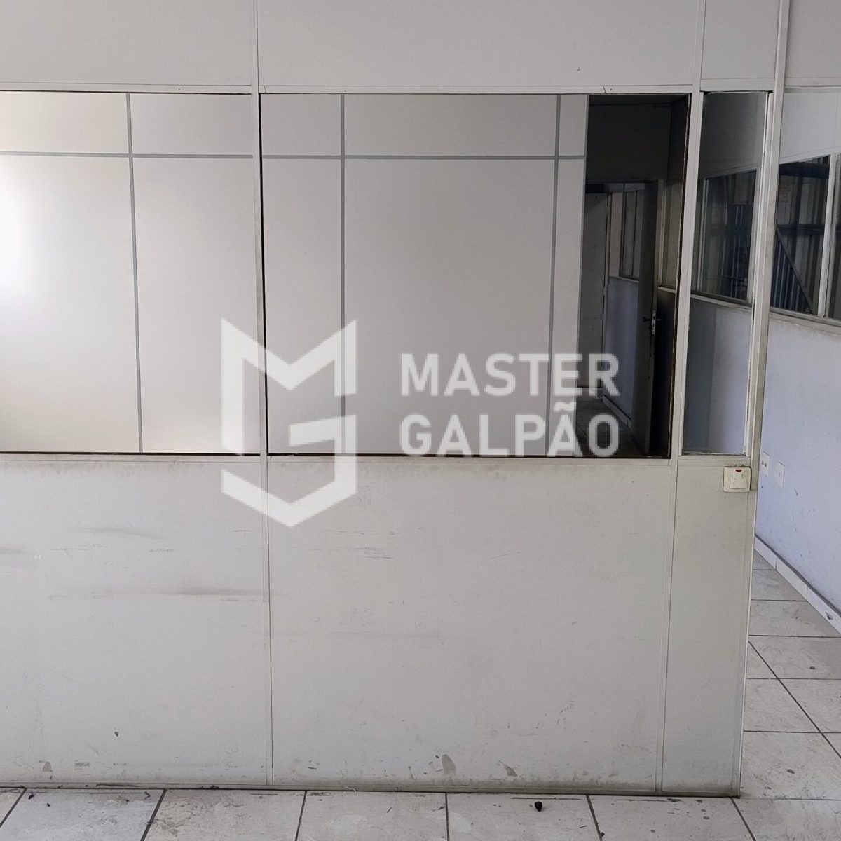 Galpão com Docas e Escritório – CEASA