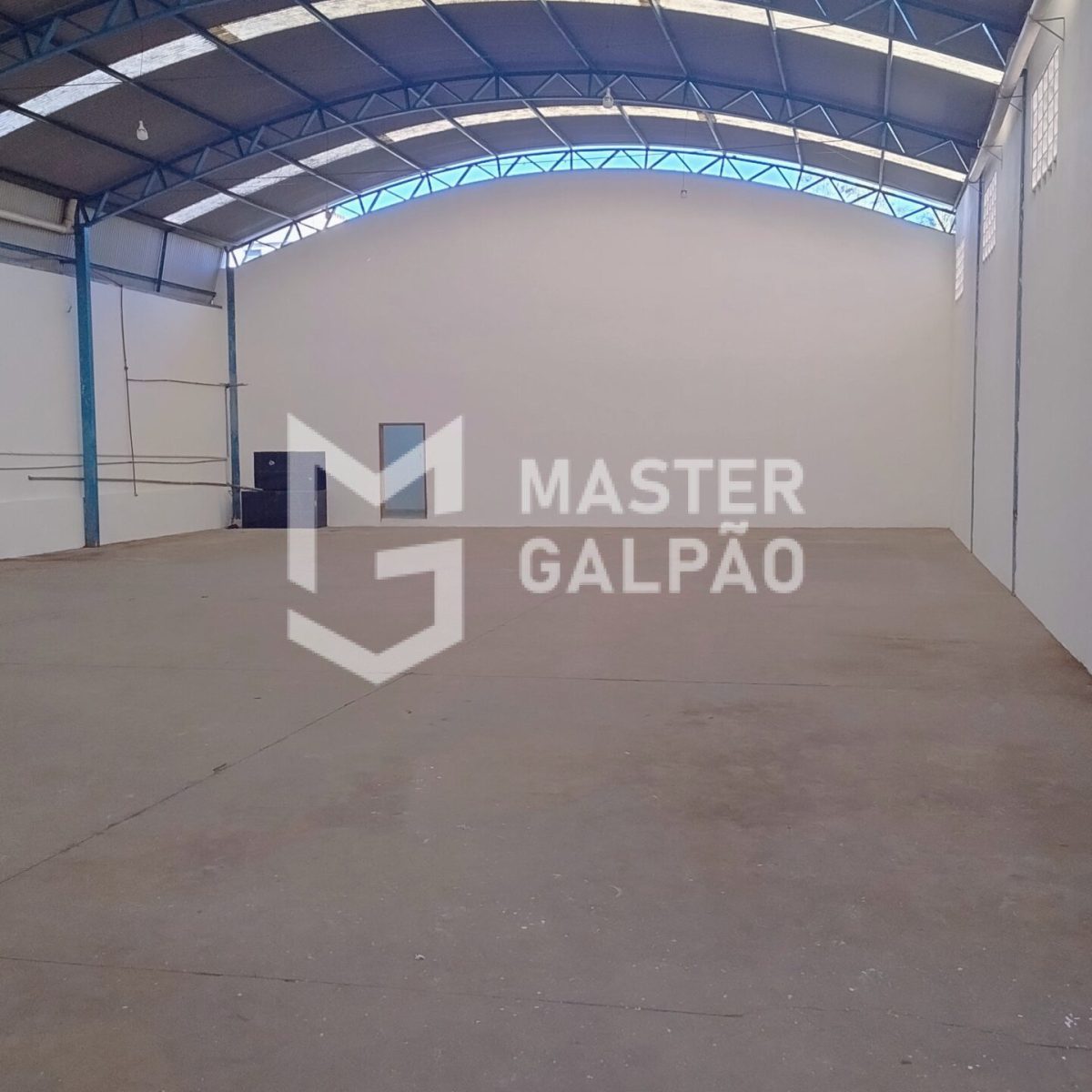 Galpão de 700m² | BR‑040 – Ribeirão das Neves/MG