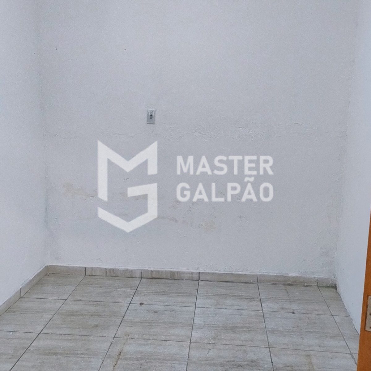 Galpão de 700m² | BR‑040 – Ribeirão das Neves/MG