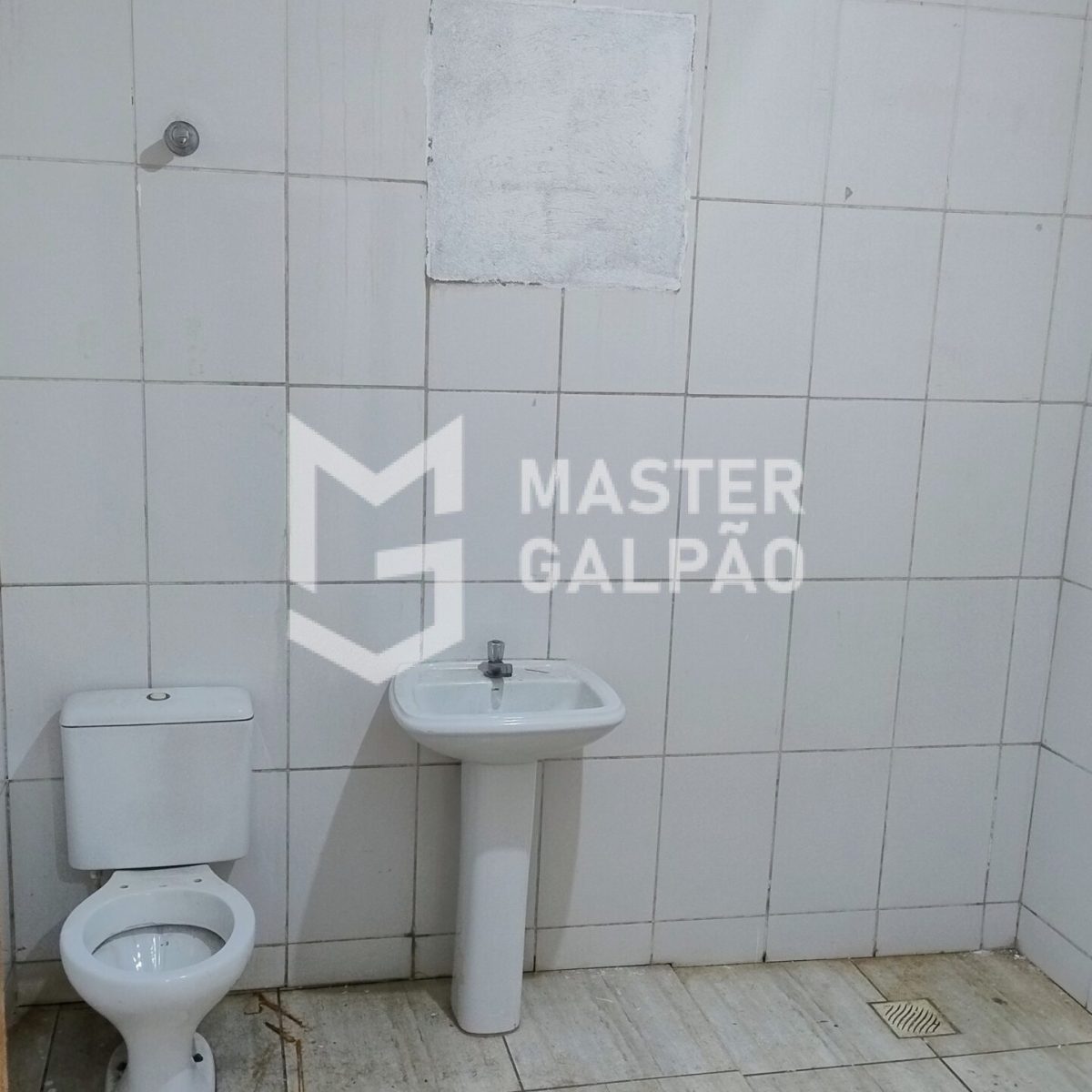 Galpão de 700m² | BR‑040 – Ribeirão das Neves/MG