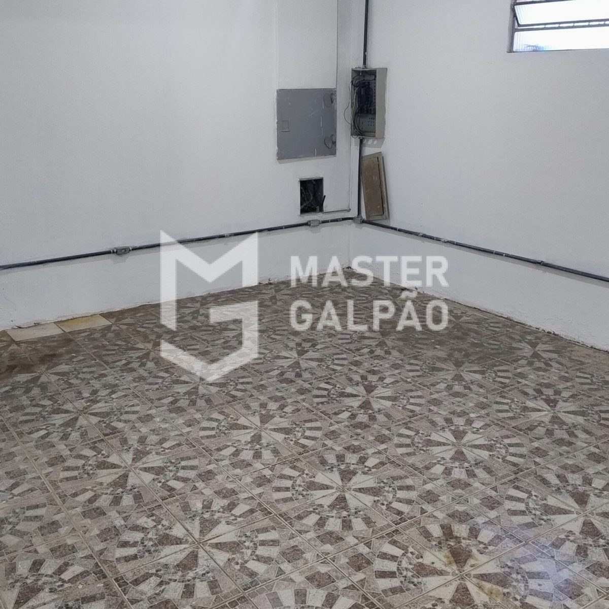 Galpão de 700m² | BR‑040 – Ribeirão das Neves/MG