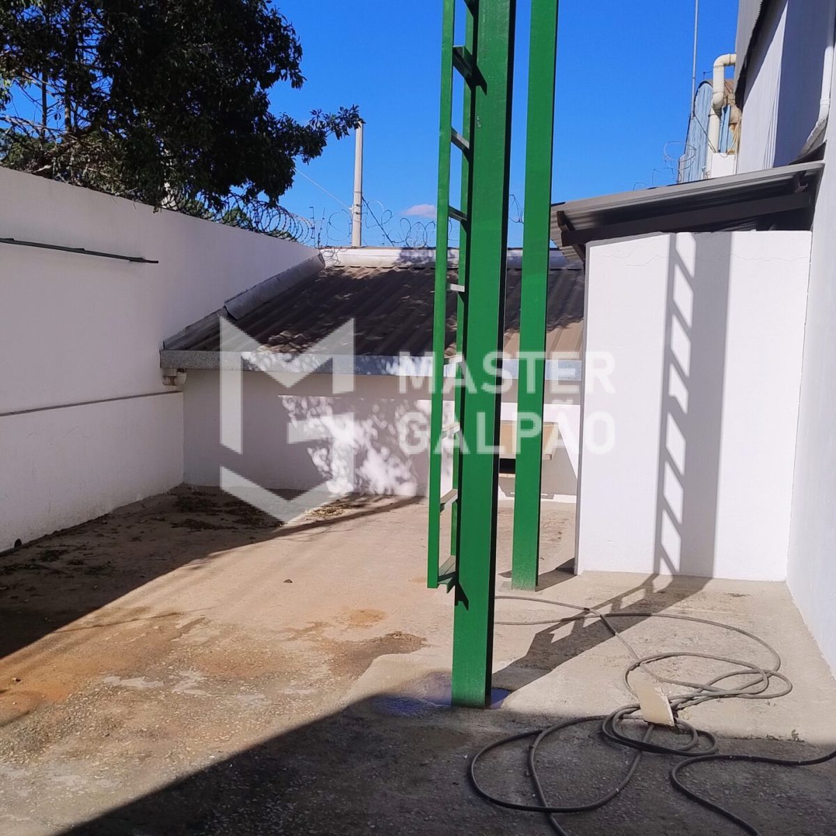 Galpão de 700m² | BR‑040 – Ribeirão das Neves/MG