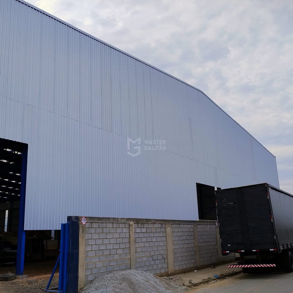 Galpão para Locação em Betim | 5.870 m² com Pontes Rolantes