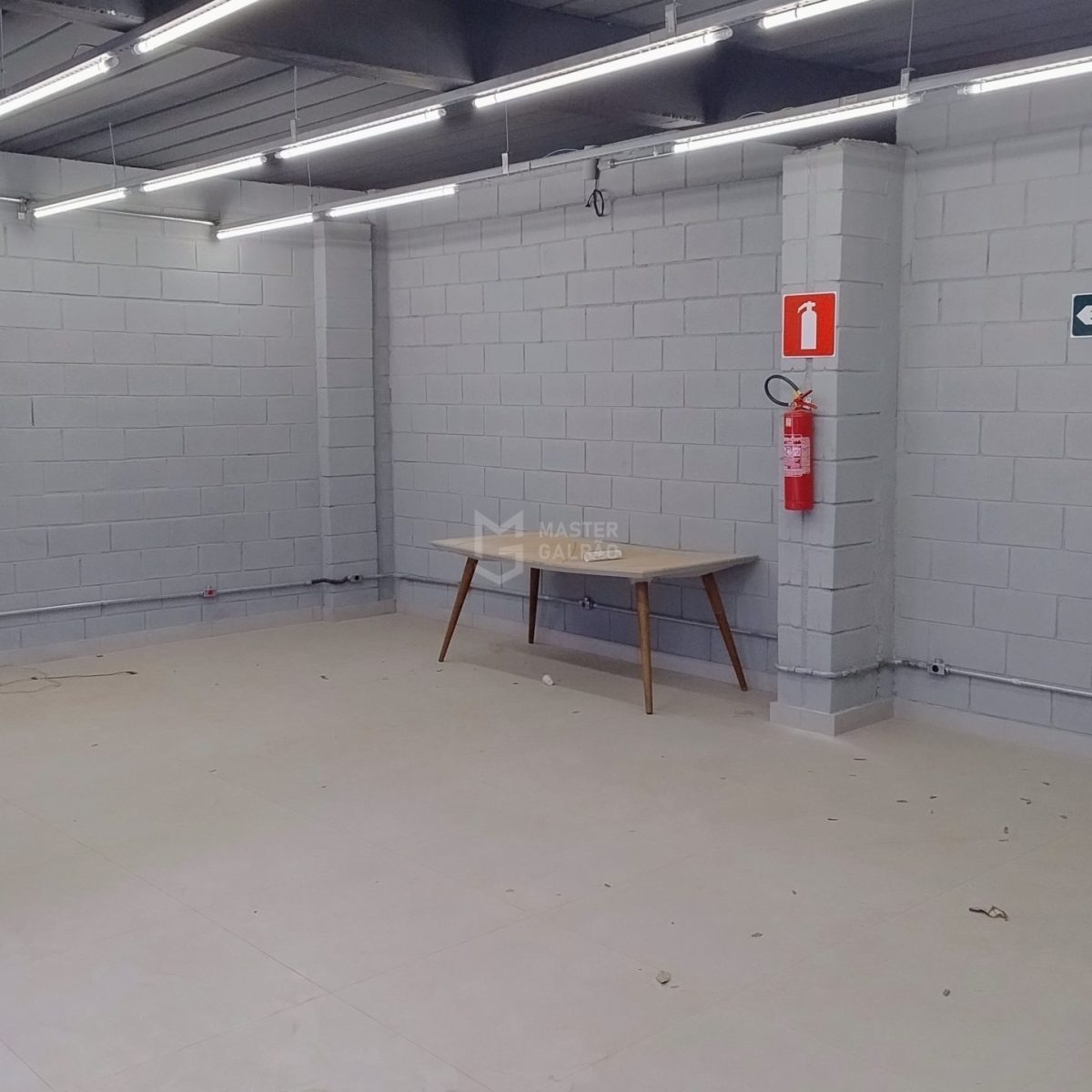 Galpão para Locação em Contagem | 1.300 m² com 4 Docas