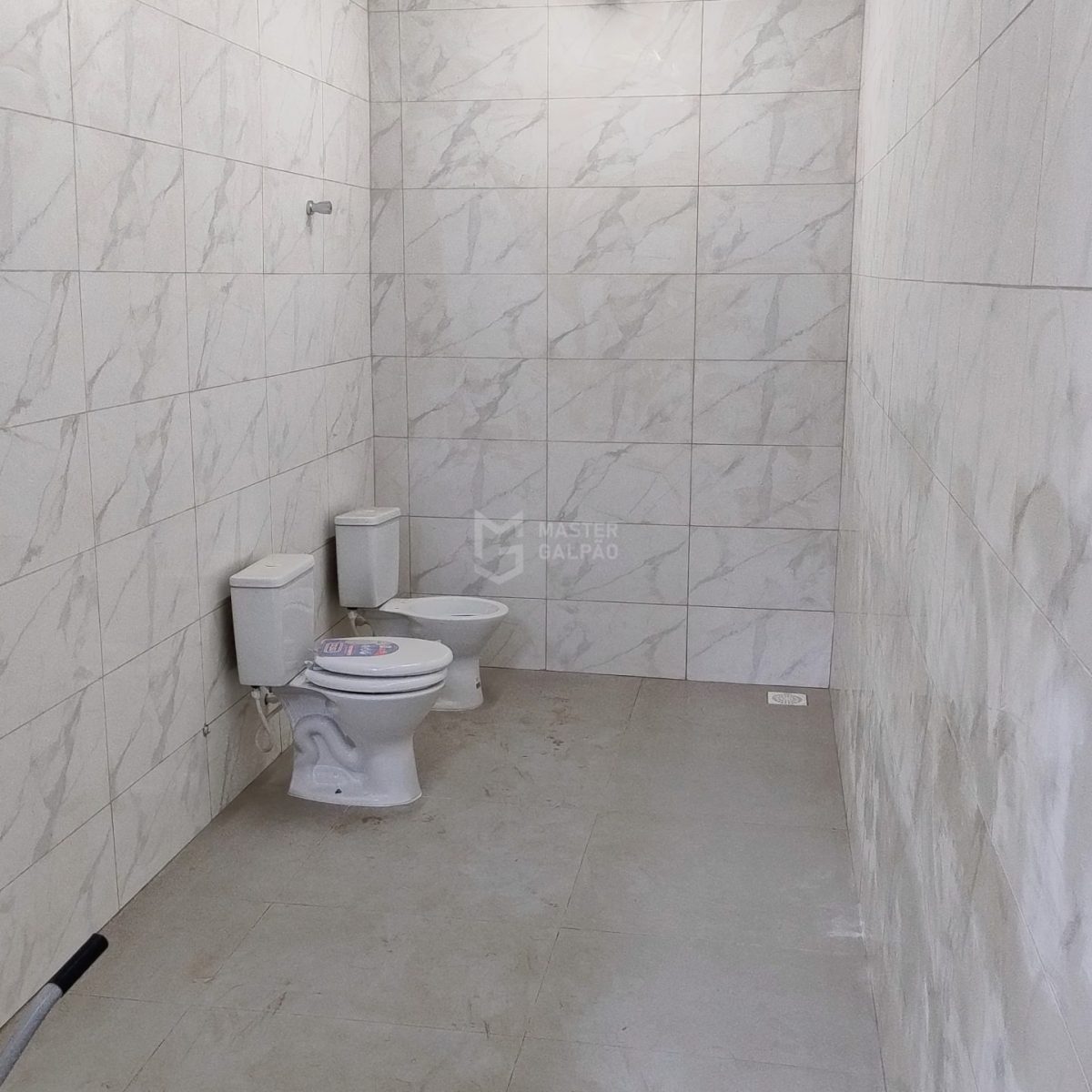Galpão para Locação em Contagem | 1.300 m² com 4 Docas