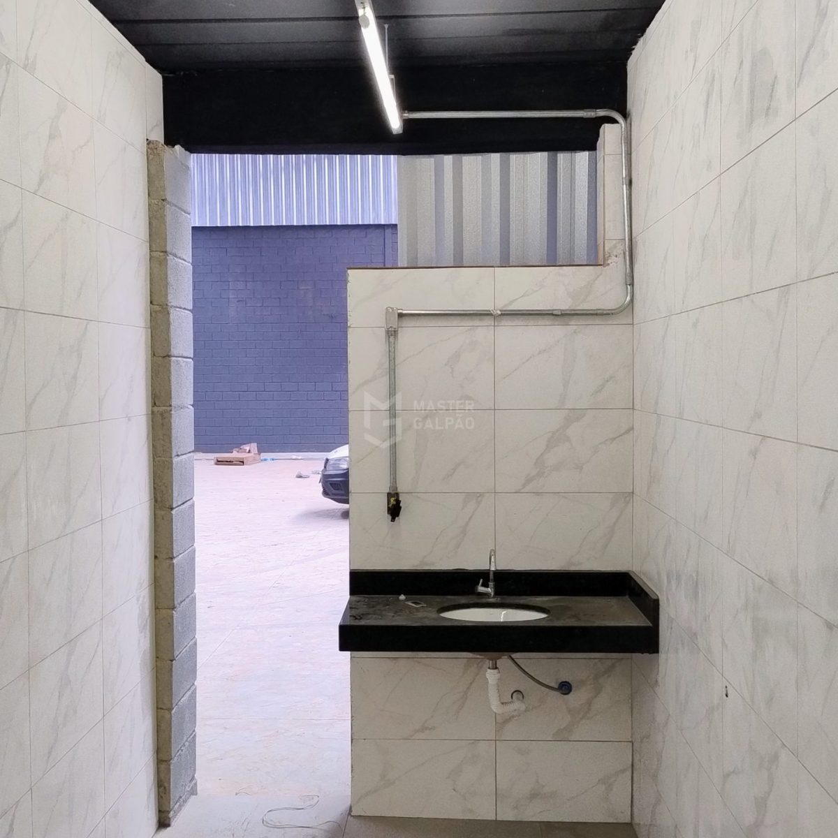 Galpão para Locação em Contagem | 1.300 m² com 4 Docas