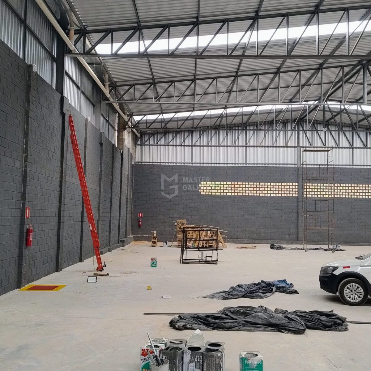 Galpão para Locação em Contagem | 1.300 m² com 4 Docas