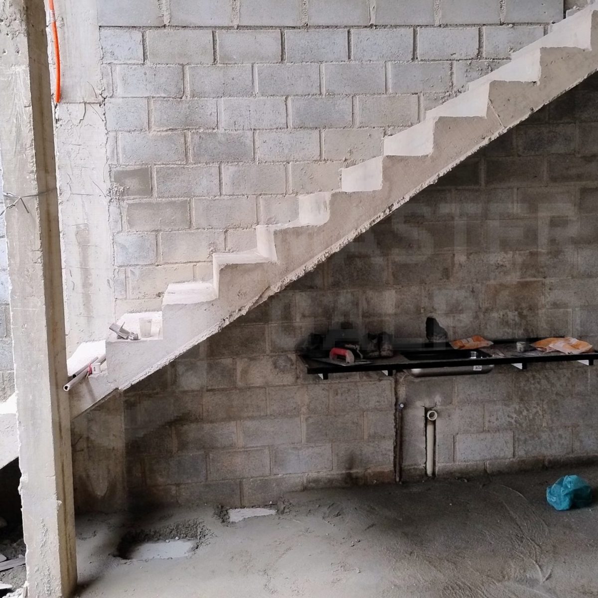 Galpão para Locação em Betim | 310 m² com Mezanino