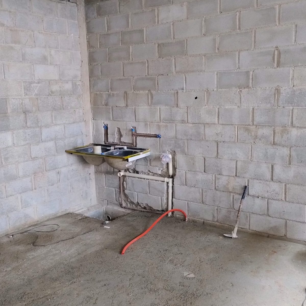 Galpão para Locação em Betim | 310 m² com Mezanino