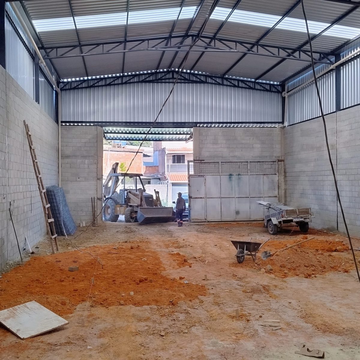 Galpão para Locação em Betim | 310 m² com Mezanino