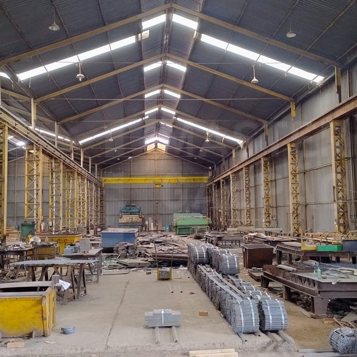 Área Industrial e Galpão à Venda Cinco - Contagem