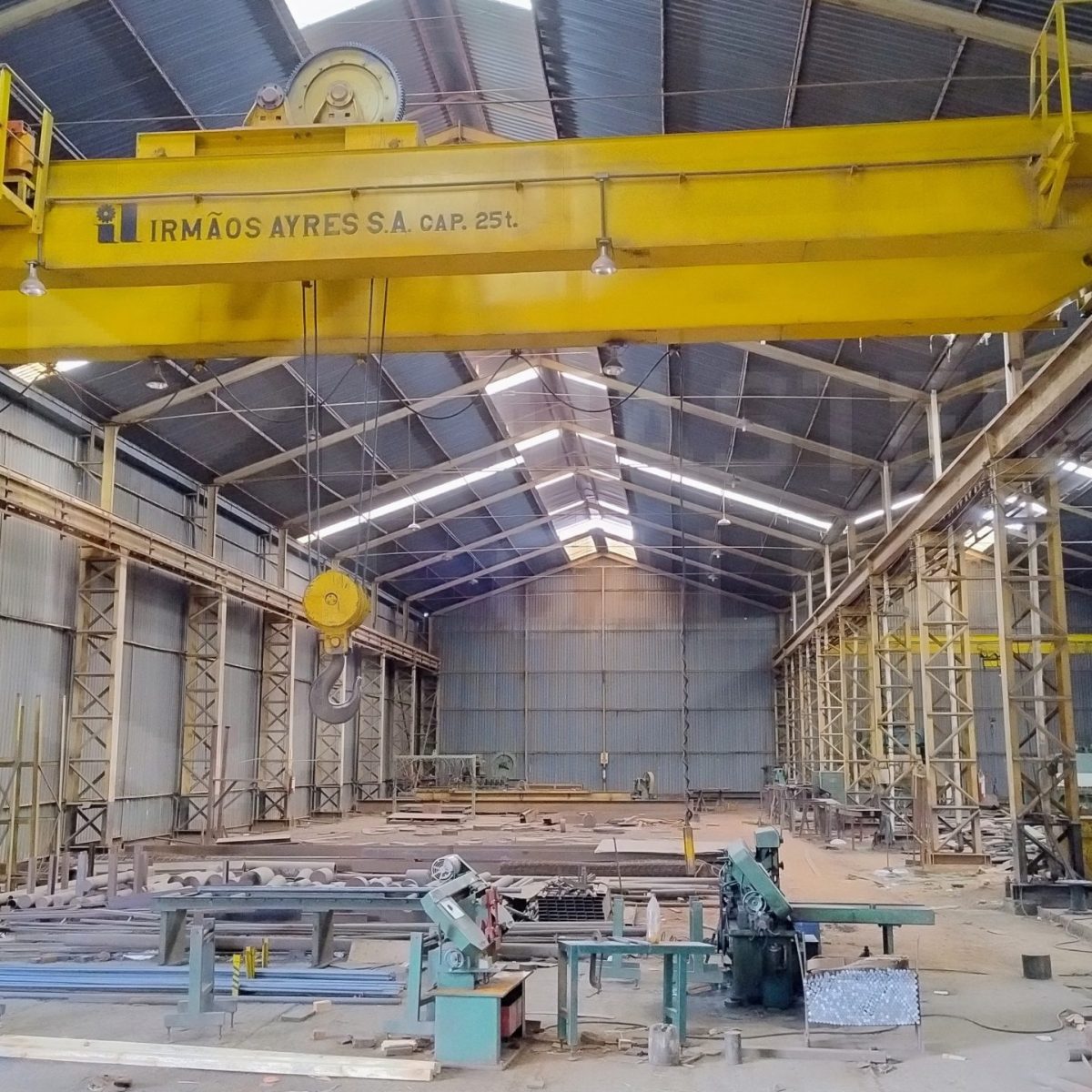 Área Industrial e Galpão à Venda Cinco - Contagem