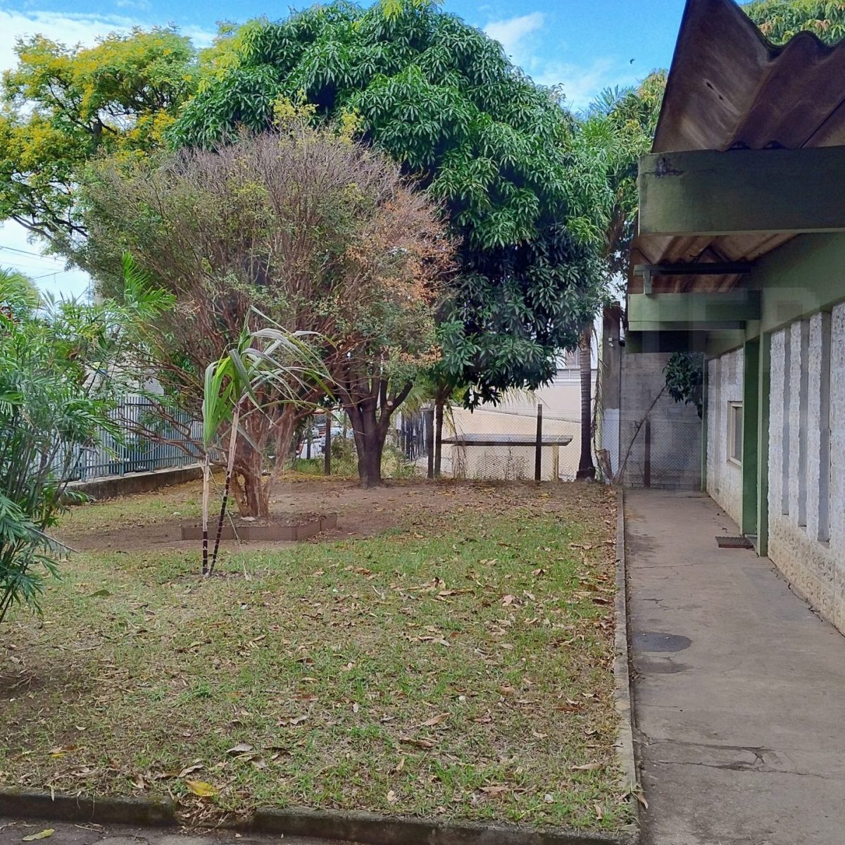 Área Industrial e Galpão à Venda Cinco - Contagem