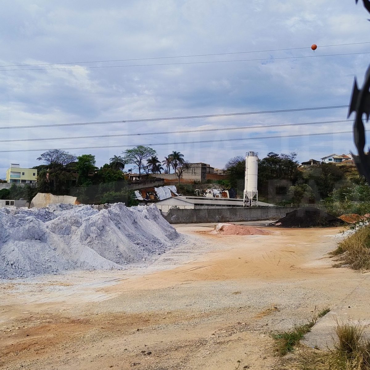 Área Comercial à Venda em Contagem | 5.650 m²