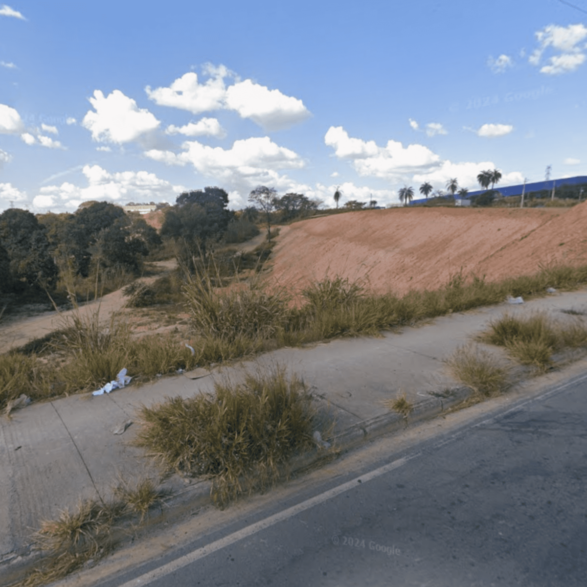 Área Industrial de 74.585m² à Venda