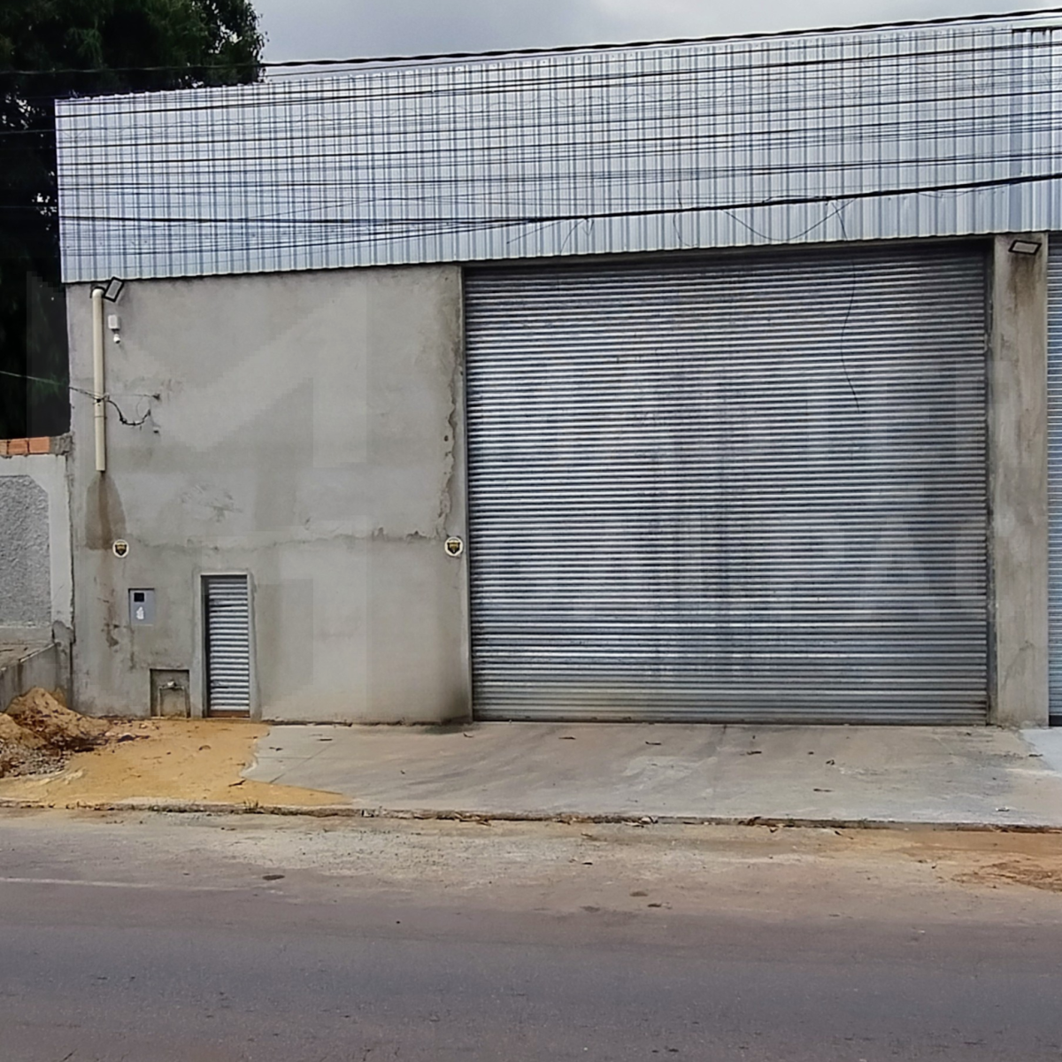 Galpão para Locação em Betim | 360 m² com Acesso para Carretas