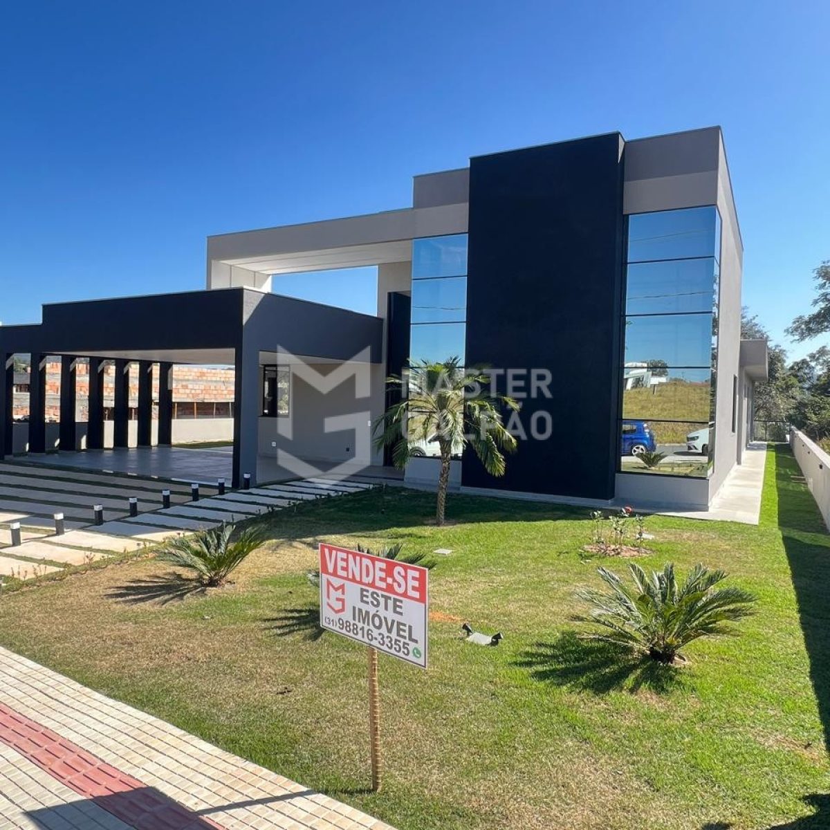 Casa com 4 suítes e lazer completo