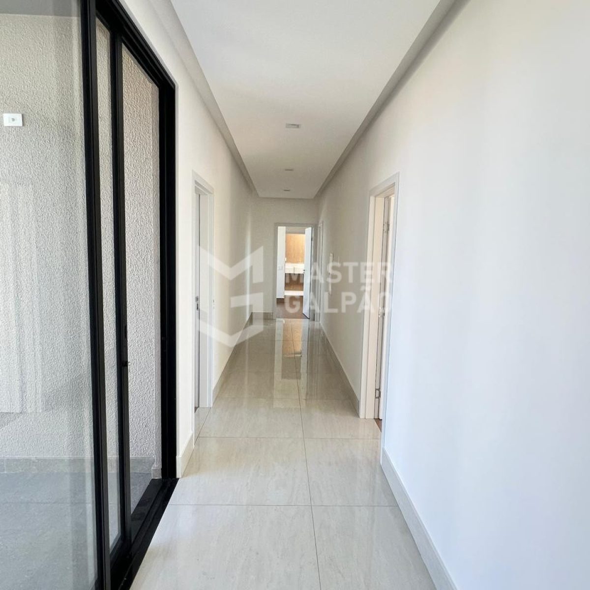 Casa com 4 suítes e lazer completo