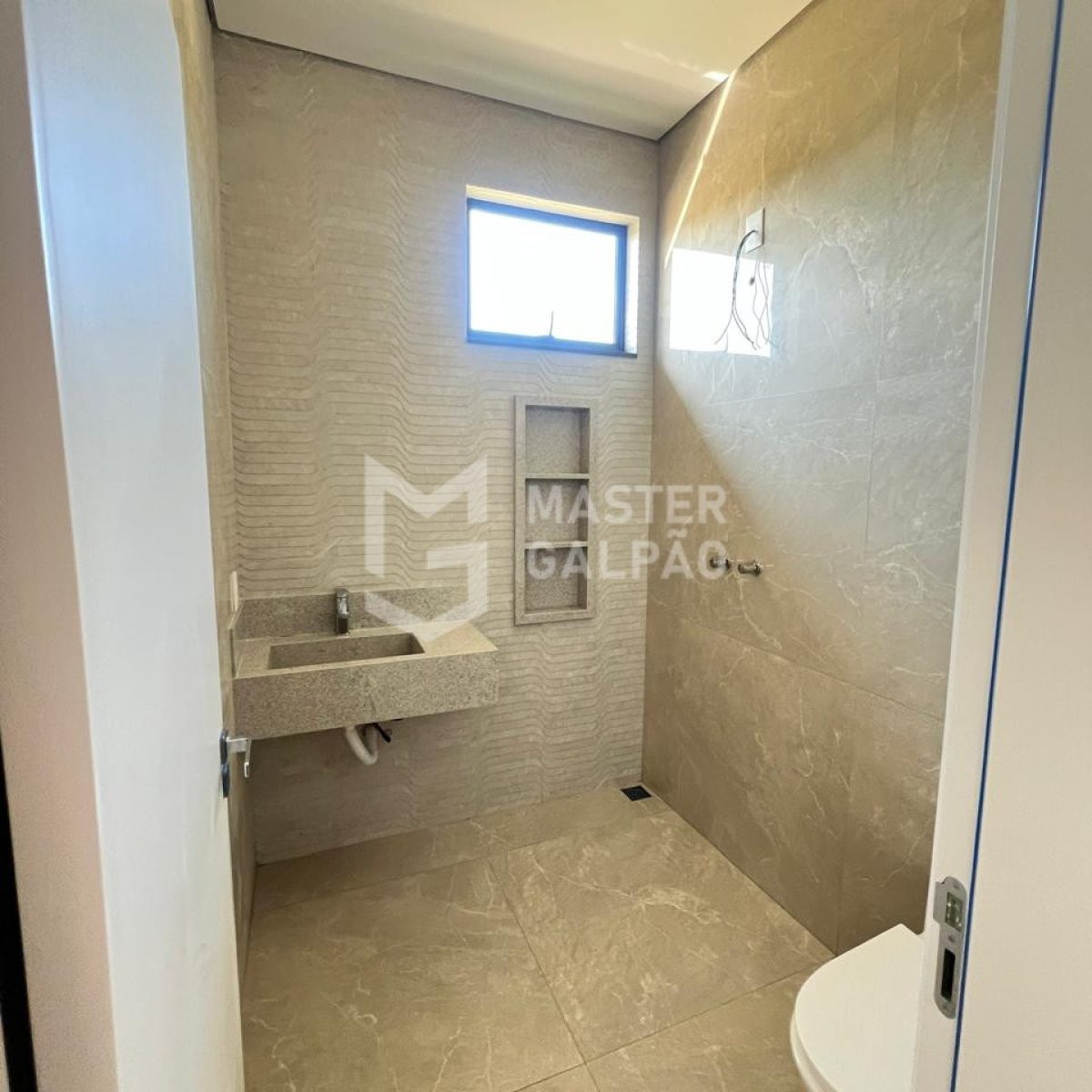 Casa com 4 suítes e lazer completo