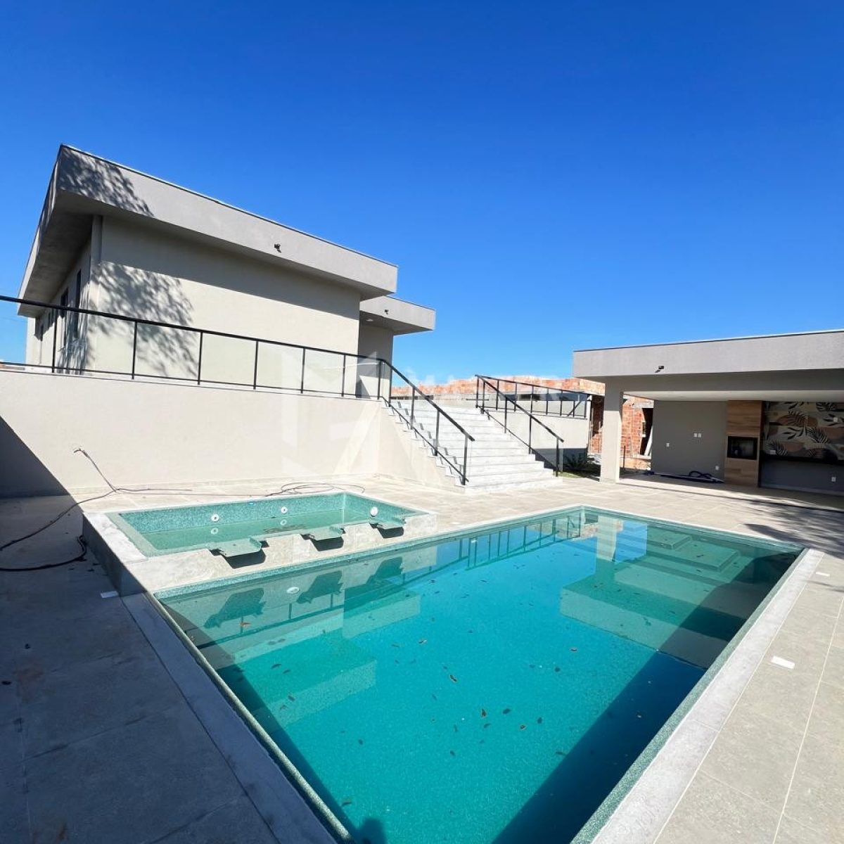 Casa com 4 suítes e lazer completo