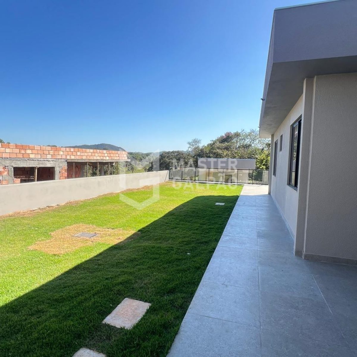 Casa com 4 suítes e lazer completo