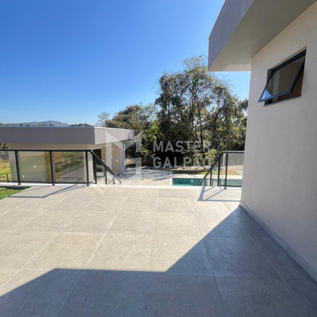 Casa com 4 suítes e lazer completo
